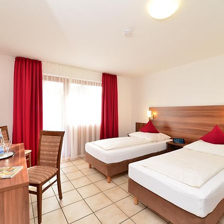 Hotel Am Buchwald Esslingen am Neckar Exteriör bild