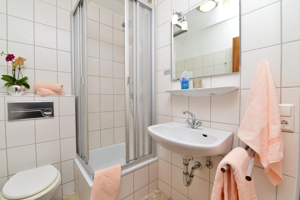Hotel Am Buchwald Esslingen am Neckar Exteriör bild